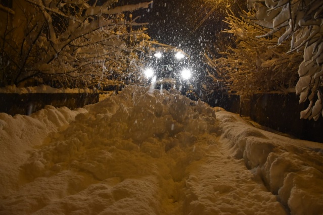Bitlis'te yağan kar 2 metreyi geçti