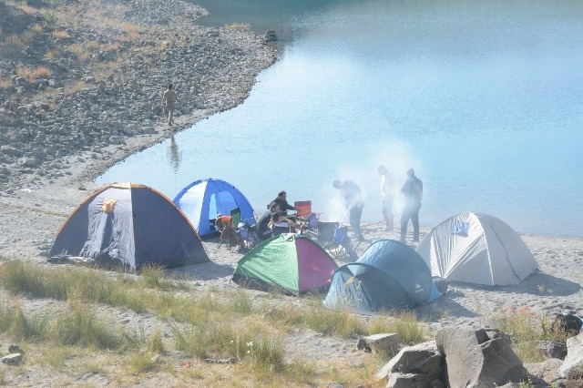 Kamp tutkunlarının yeni gözdesi, 'Nemrut Krater Gölü'