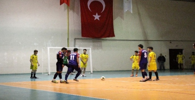 Futsal turnuvasına yoğun ilgi