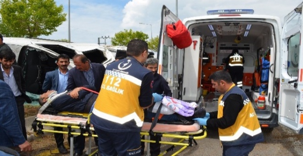 Adilcevaz’da trafik kazası: 3 yaralı