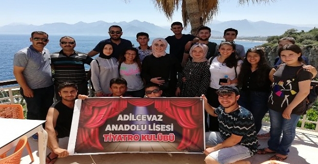 Adilcevaz tiyatro ekibi Antalya'da sahne alacak