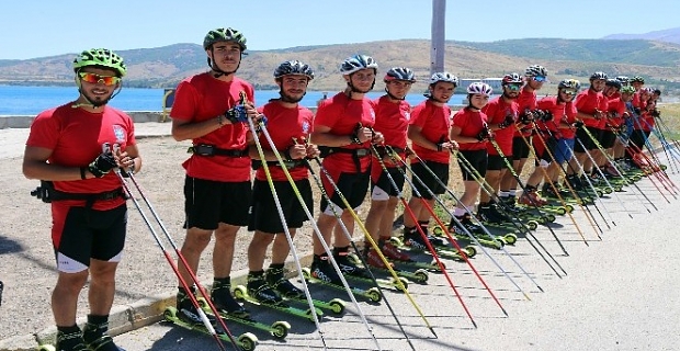 'Türkiye Tekerlekli Kayak Milli Takımı' Tatvan'da kampa girdi