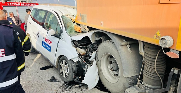Tatvan'da trafik kazası: 1 ağır yaralı!