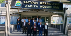 HDP’li meclis üyeleri belediyelerin taşınmaz satışını protesto etti