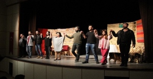 'Sahte Cennet' oyunu Hizan'da sahnelendi