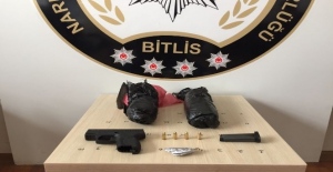 Bitlis’te silah ve uyuşturucu ele geçirildi