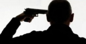 Bitlis'te polis memuru, silahıyla intihar etti