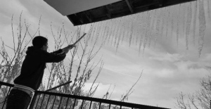 Tatvan'da dondurucu soğuklar hayatı zorlaştırıyor