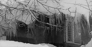 Bitlis'te 70 köy yolu ulaşıma kapandı, tek katlı evler kar hapsinde