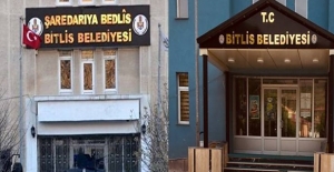 Bitlis Belediyesi 'Kürtçe' tabelayı indirdi!