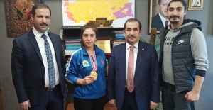 Tatvan'lı Nurcihan Ekinci Türkiye şampiyonu oldu