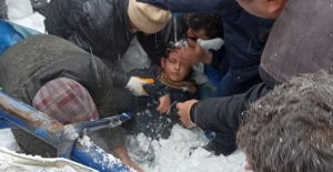 Bitlis’te halı saha çöktü: 2 çocuk yaralı!